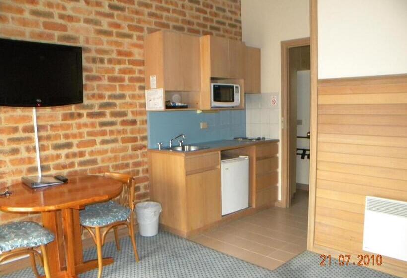 דירת חדר, Mahogany Park