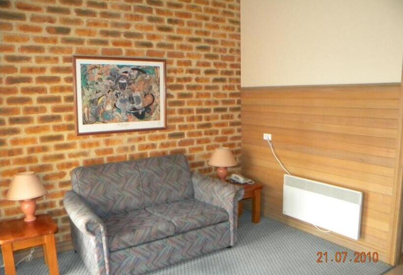 דירת חדר, Mahogany Park