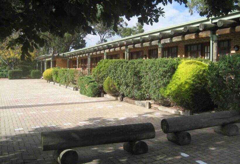 דירת חדר, Mahogany Park