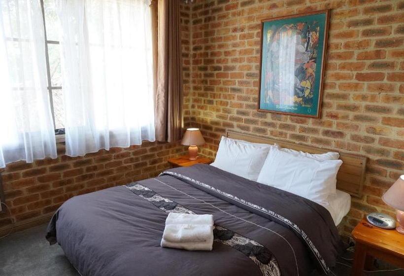 דירת חדר, Mahogany Park