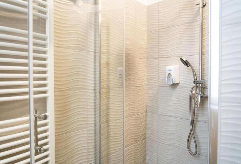 غرفة قياسية, Metro