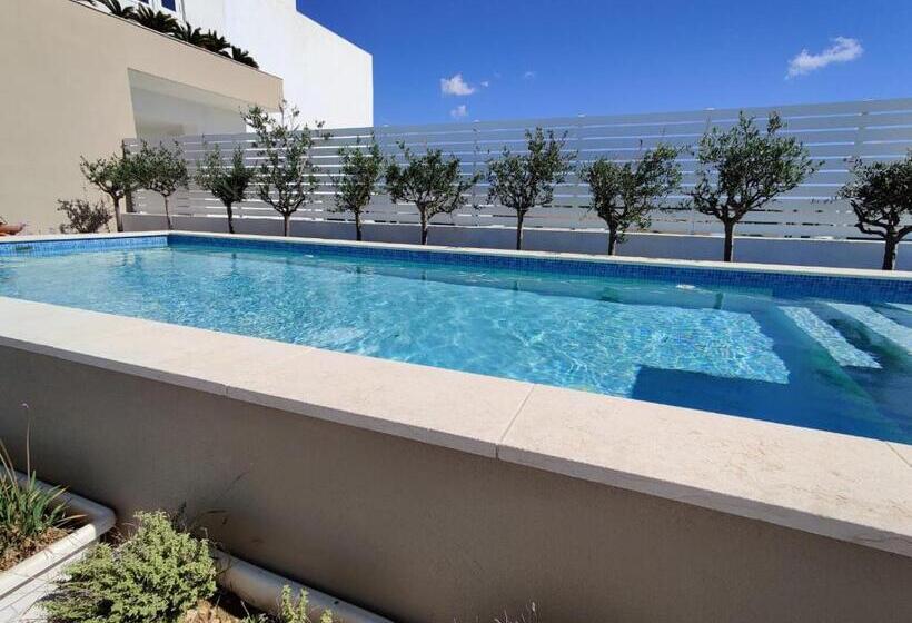 سوئیت پنت هاوس, Salini Resort