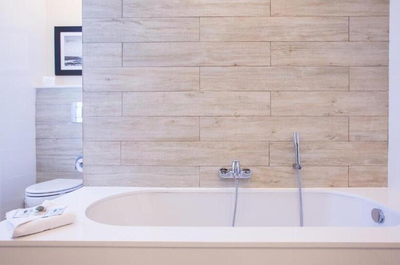 سوئیت پنت هاوس, Salini Resort