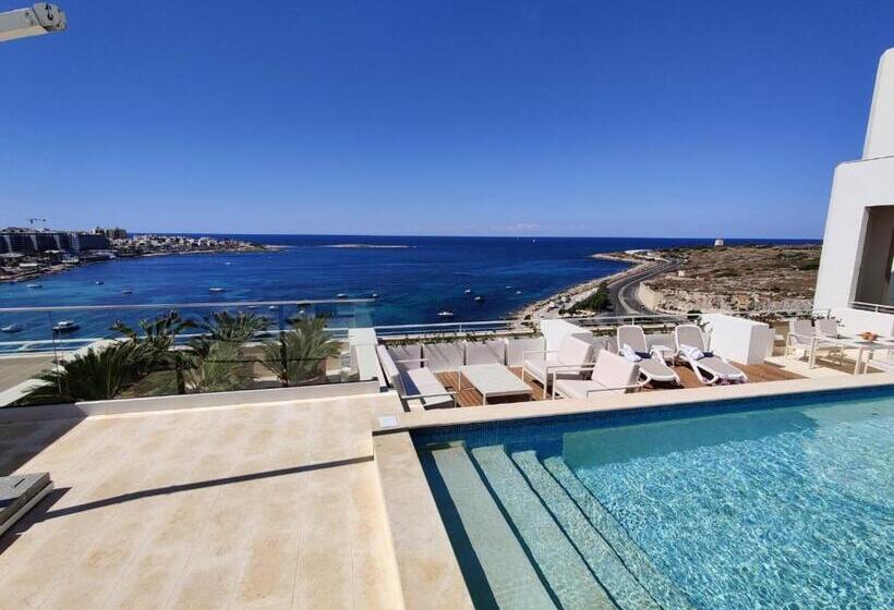 سوئیت پنت هاوس, Salini Resort