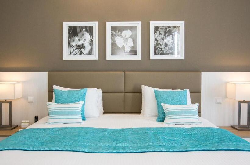 اتاق سوپریور با چشمانداز دریا, Salini Resort