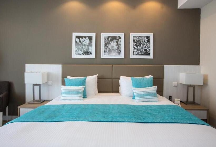 اتاق خانوادگی, Salini Resort