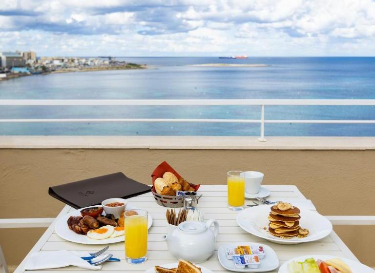 سوییت اجرایی, Salini Resort