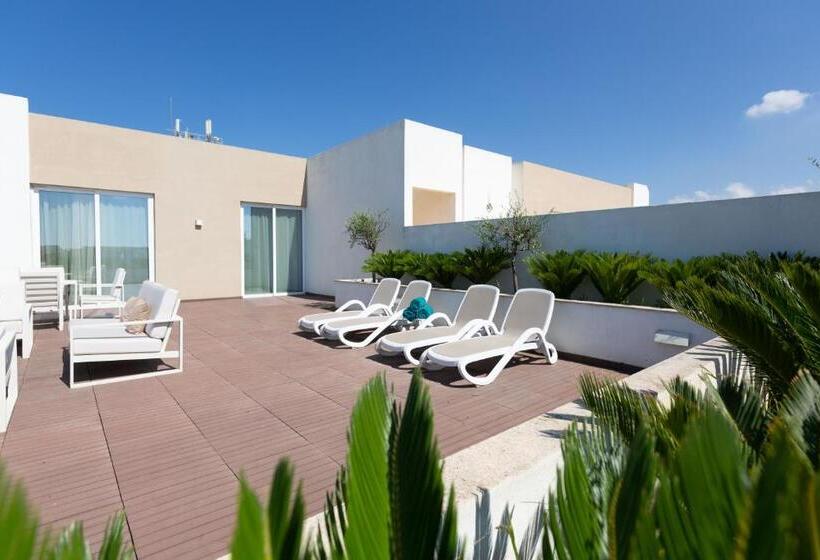 سوییت اجرایی, Salini Resort