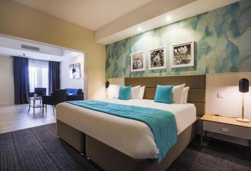 اتاق خانوادگی با چشمانداز دریا, Salini Resort