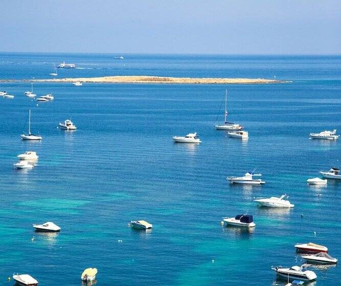 اتاق استاندارد با چشمانداز دریا, Salini Resort