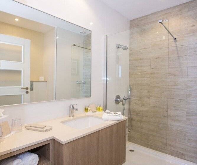 اتاق استاندارد, Salini Resort