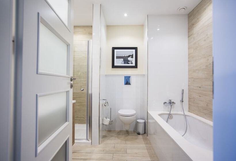 اتاق سوپریور با چشمانداز دریا, Salini Resort