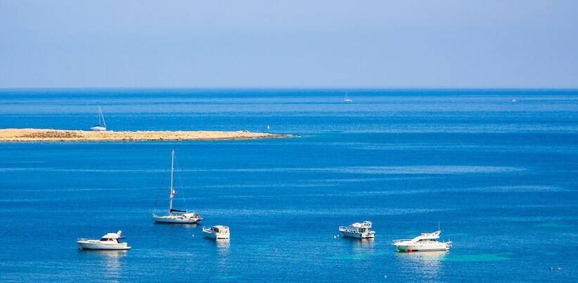 اتاق سوپریور با چشمانداز دریا, Salini Resort