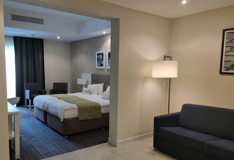 اتاق خانوادگی با چشمانداز دریا, Salini Resort