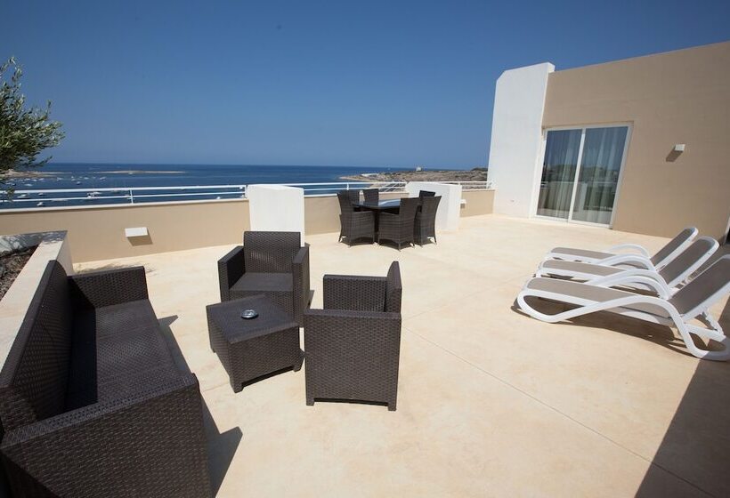 سوییت اجرایی, Salini Resort