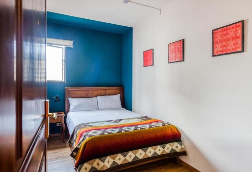 חדר בסיסי חדר אמבטיה משותף, Socialtel Quito   Formerly Selina Quito