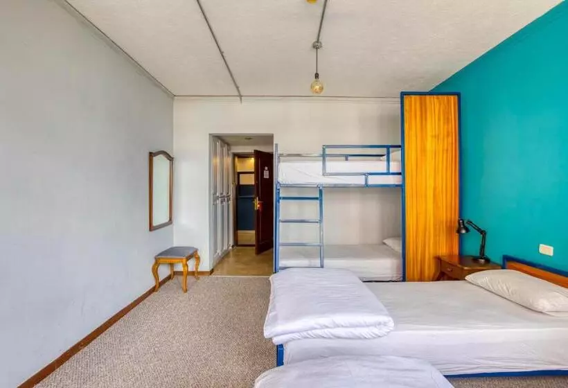 スタンダード４人部屋, Socialtel Quito