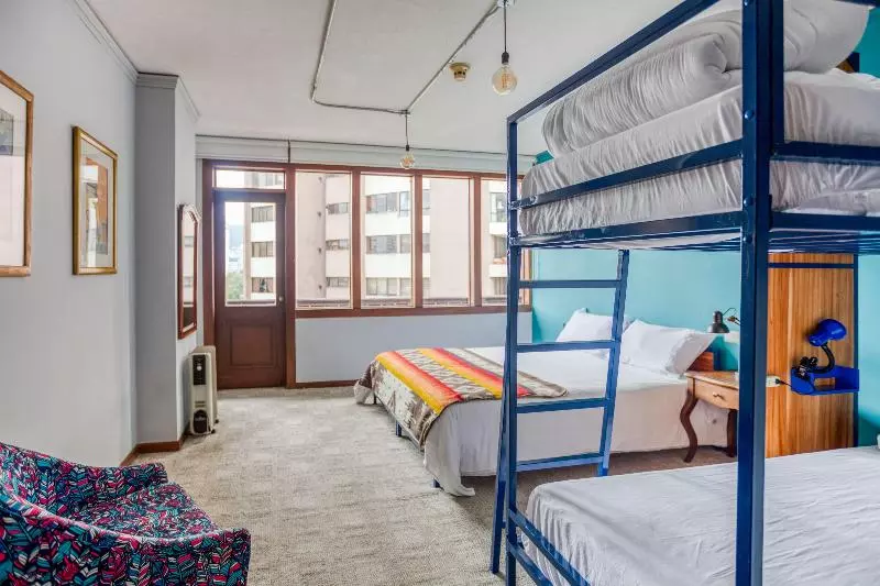 スタンダード４人部屋, Socialtel Quito