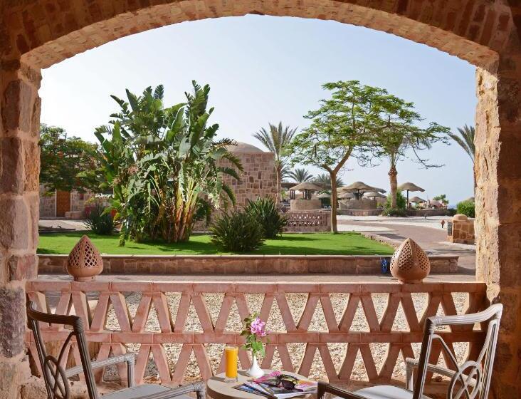 اتاق سوپریور با چشمانداز باغ, Movenpick Resort El Quseir