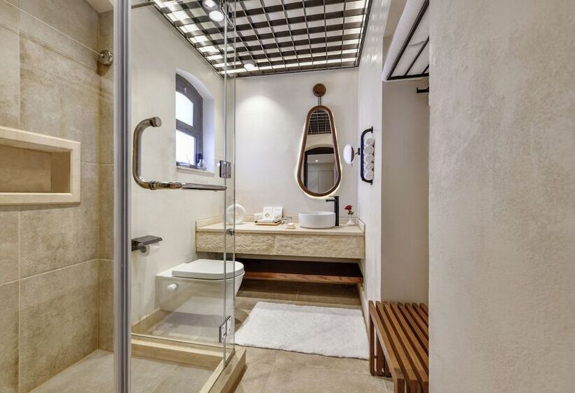 سوییت جونیور با چشمانداز دریا, Movenpick Resort El Quseir