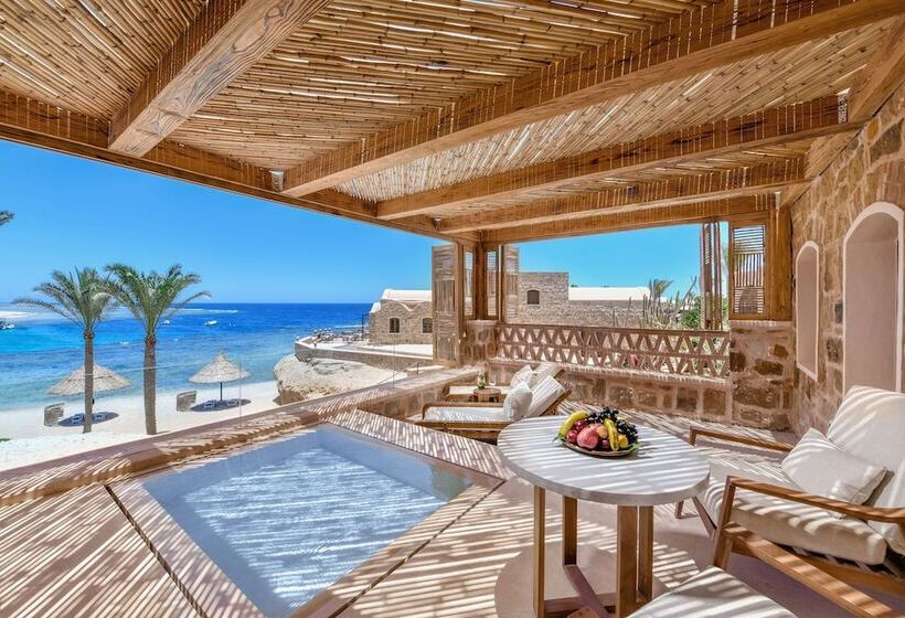 سوییت جونیور با چشم‌انداز دریا, Movenpick Resort El Quseir
