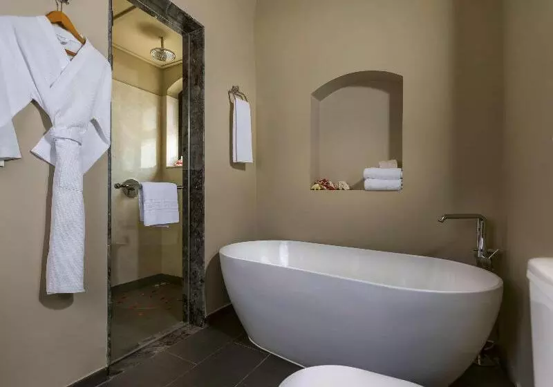 سوییت با چشمانداز دریا, Movenpick Resort El Quseir