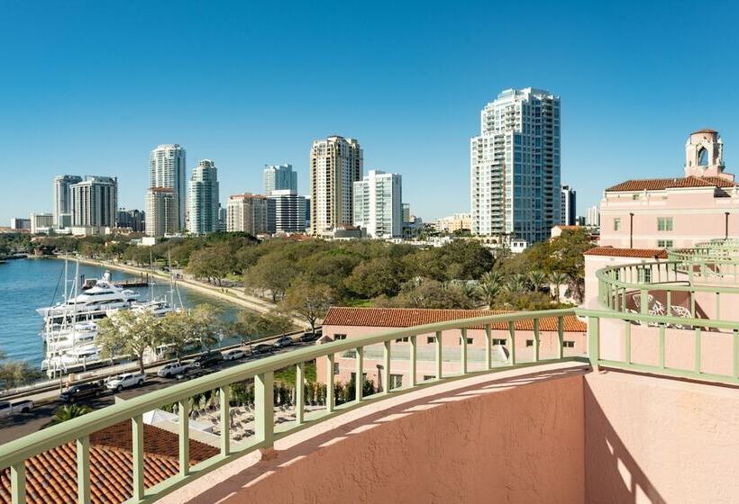 غرفة سوبيريور ذات إطلالة, The Vinoy Resort & Golf Club, Autograph Collection