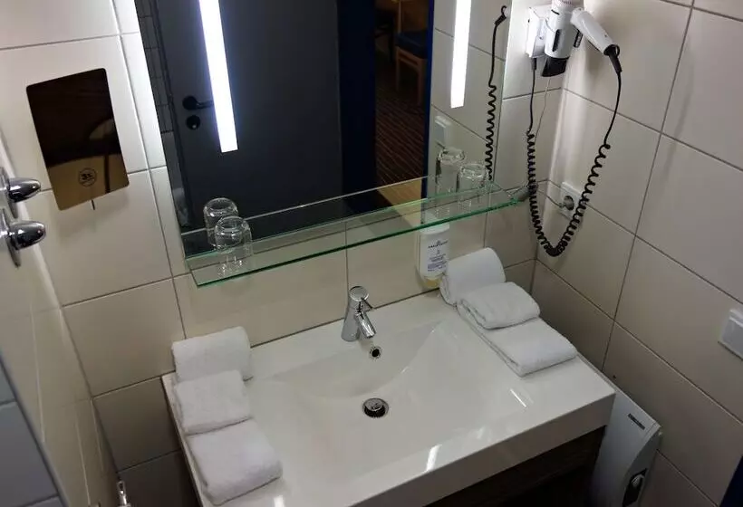 Economy Zimmer, Amber Econtel