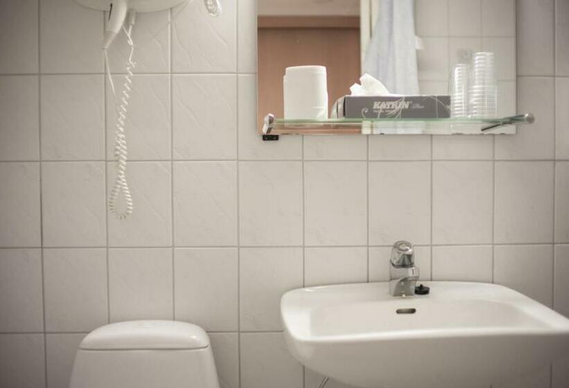 四人标准间, Arthur