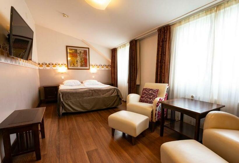 古典房间, Arthur