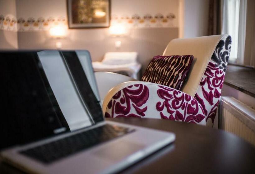 古典房间, Arthur