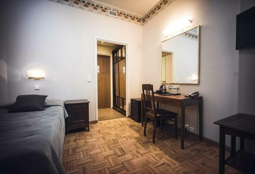 经典单人间, Arthur