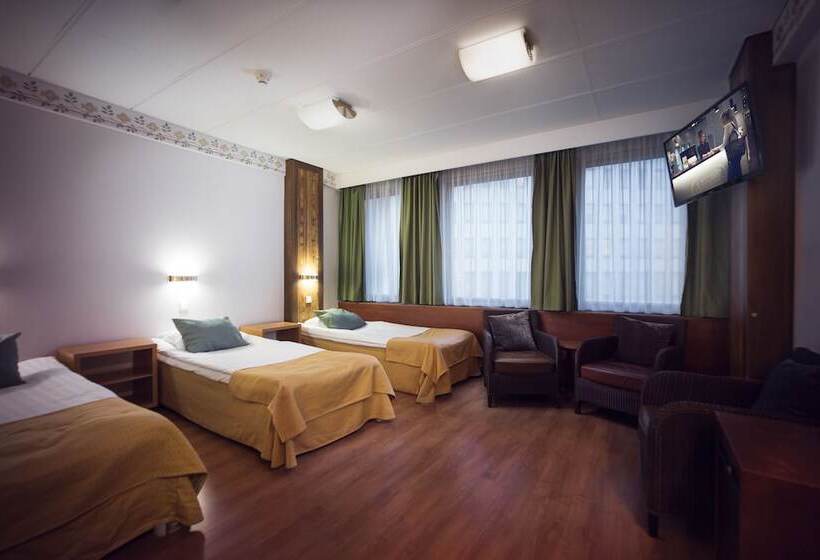 标准三人间, Arthur