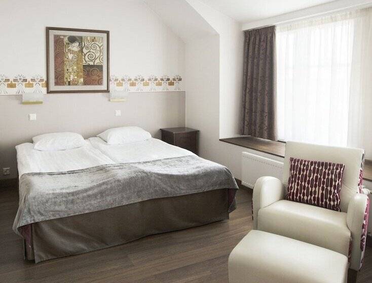 古典房间, Arthur