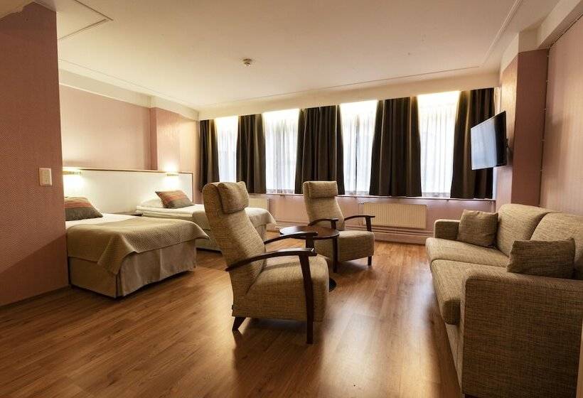 高级大房间, Arthur