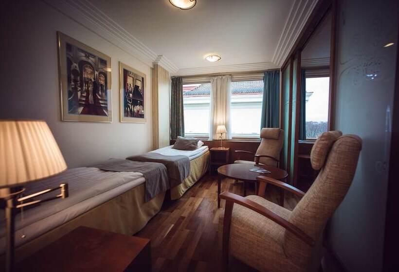 四人标准间, Arthur