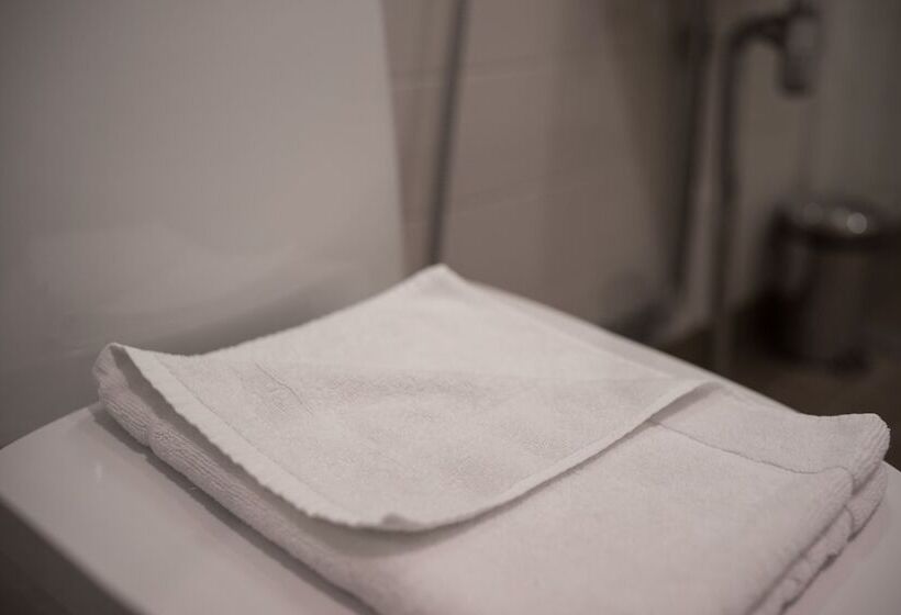 经典单人间, Arthur