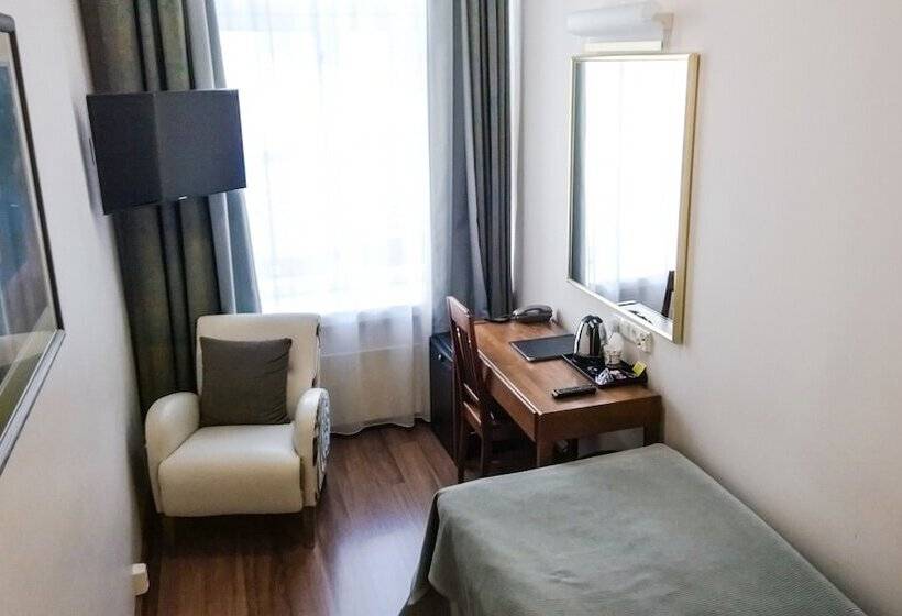 经典单人间, Arthur