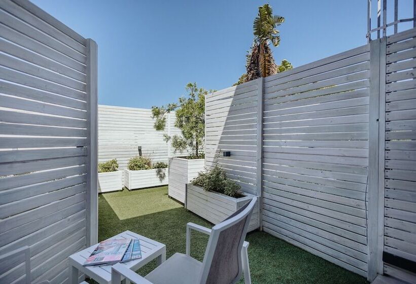 غرفة ديلوكس ثلاثية, Bayview