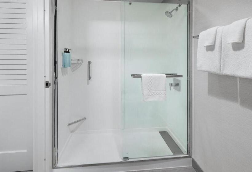 带大床的标准间, Courtyard By Marriott New Haven Wallingford