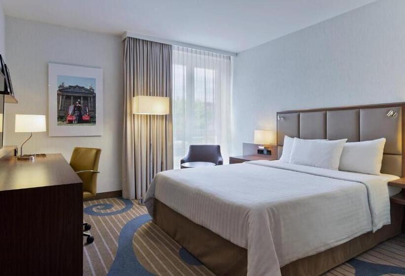 חדר סטנדרט עם מיטת קווין, Courtyard By Marriott Wiesbaden Nordenstadt