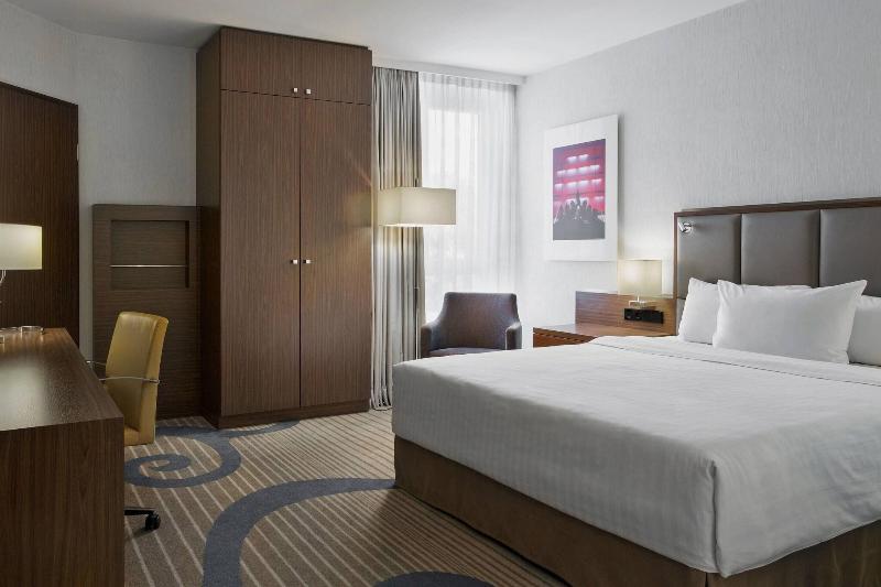 Номер Стандартный Кровать Куин, Courtyard By Marriott Wiesbaden Nordenstadt
