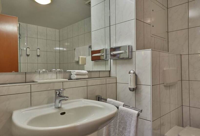 اتاق سوپریور, H+ Hotel Darmstadt