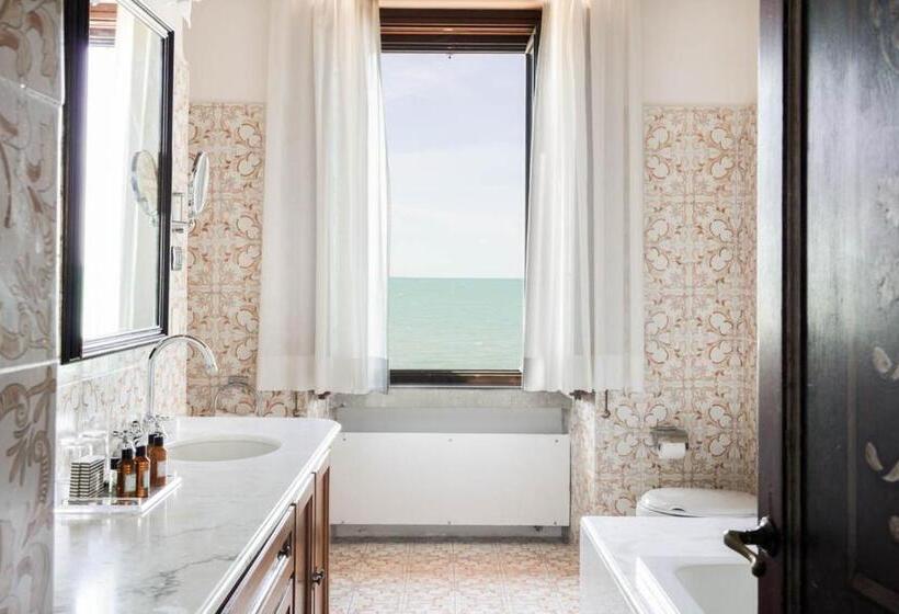 주니어 스위트 바다 전망, La Posta Vecchia Hotel