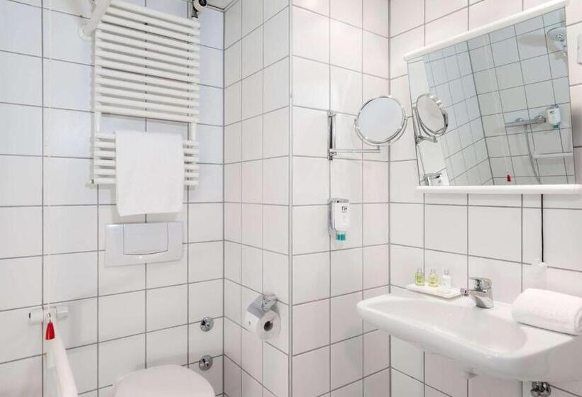Номер Economy, NH Düsseldorf City