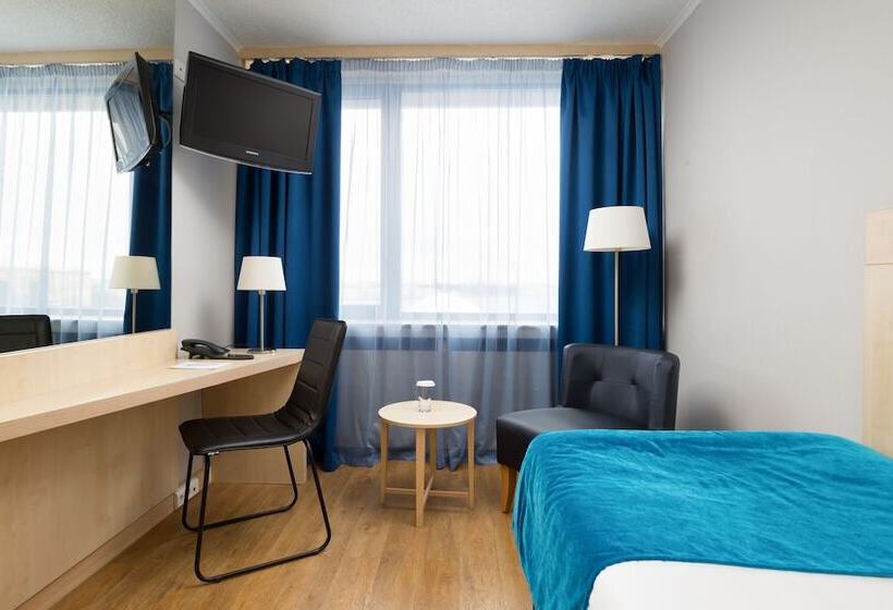 غرفة قياسية فردية مطلّة علي النهر, Saint Petersburg