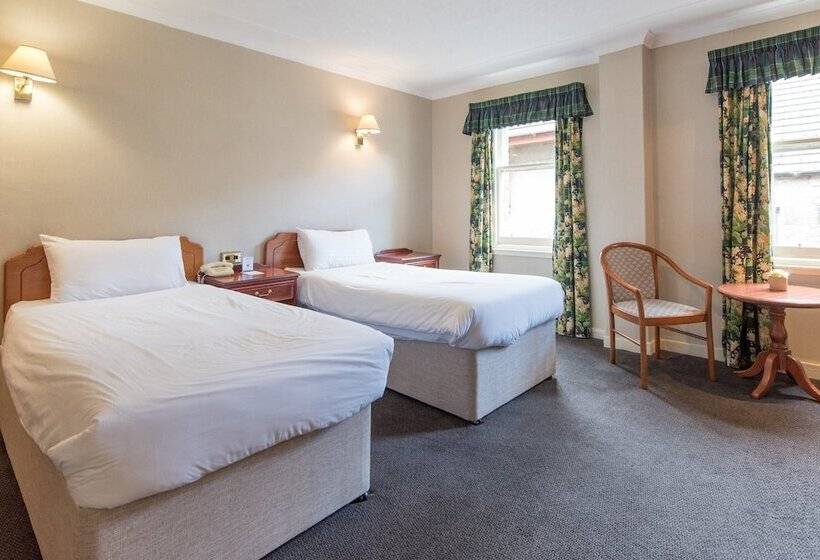 غرفة كلاسيكية, Salutation