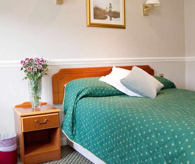 غرفة كلاسيكية, Salutation