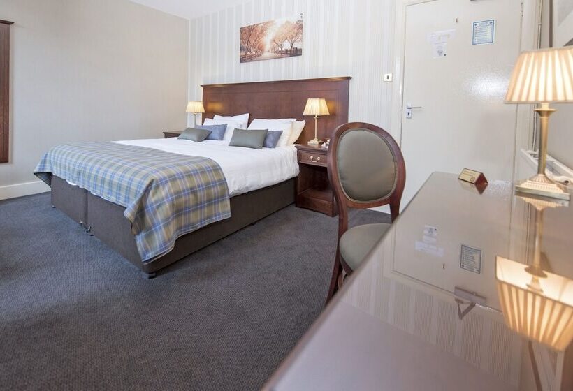 غرفة سوبيريور, Salutation