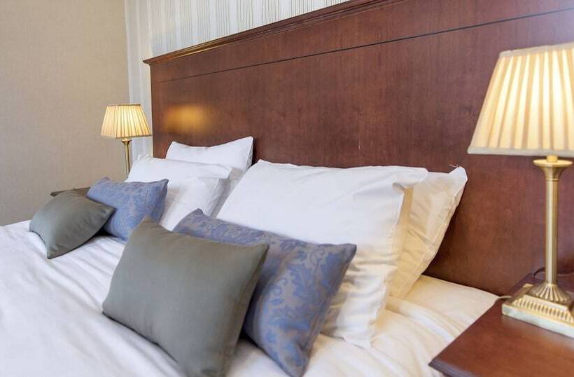 غرفة سوبيريور, Salutation